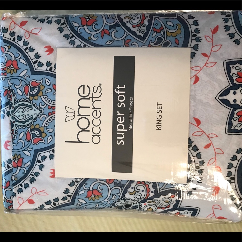 Brand New King Microfiber Sheet Set (4 piece set)